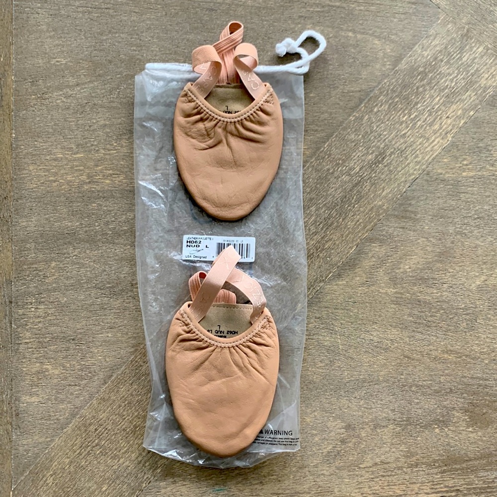 Capezio Leather Pirouette II, Nude Size Large